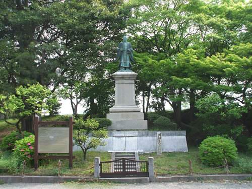 井伊直弼銅像（彦根城 金亀児童公園）
