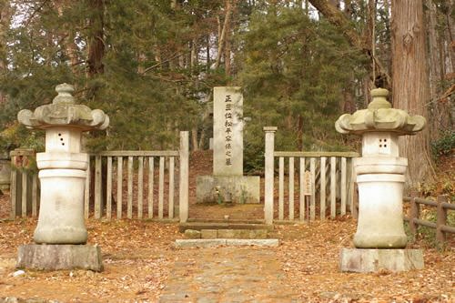 松平容保の墓（福島県会津若松市 松平家院内御廟）