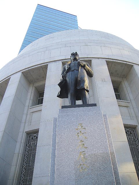 五代友厚 銅像（大阪証券取引所前）