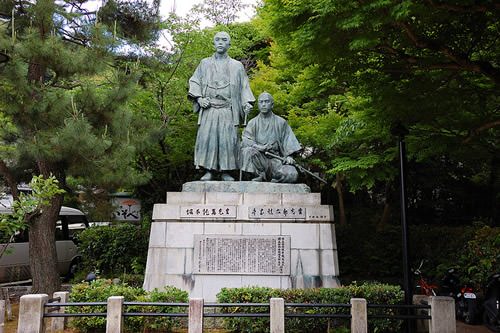 坂本龍馬・中岡慎太郎像（円山公園）2